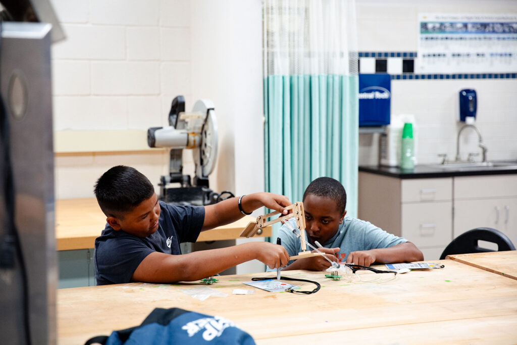 Future-engineers-at-Central-Techs-Camp-Explorer-used-fluid-hydraulic-systems-to-build-contraptions Future engineers at Central Tech’s Camp Explorer used fluid hydraulic systems to build contraptions.