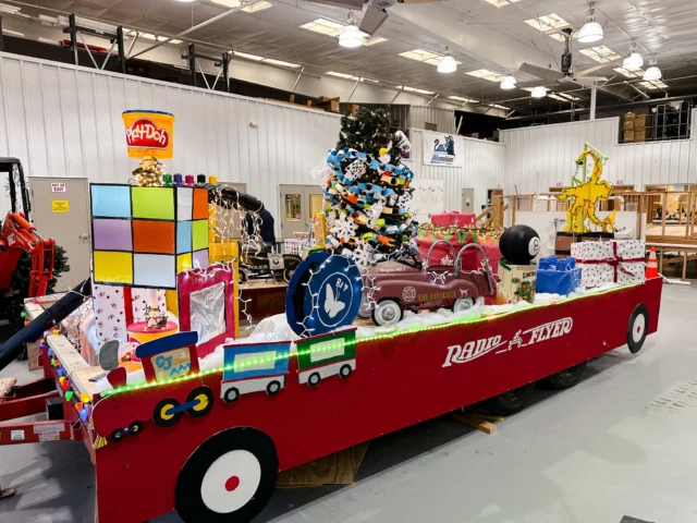 Students at our Sapulpa campus have been hard at work creating a float for tonight’s Sapulpa Christmas Parade (Dec 13). Their creativity and teamwork truly shine embracing the vintage theme and we can’t wait to see it roll through the parade 🎄